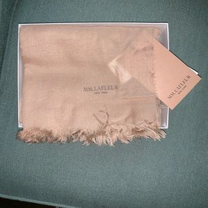 **BRAND NEW** MM LaFleur Breeze Scarf